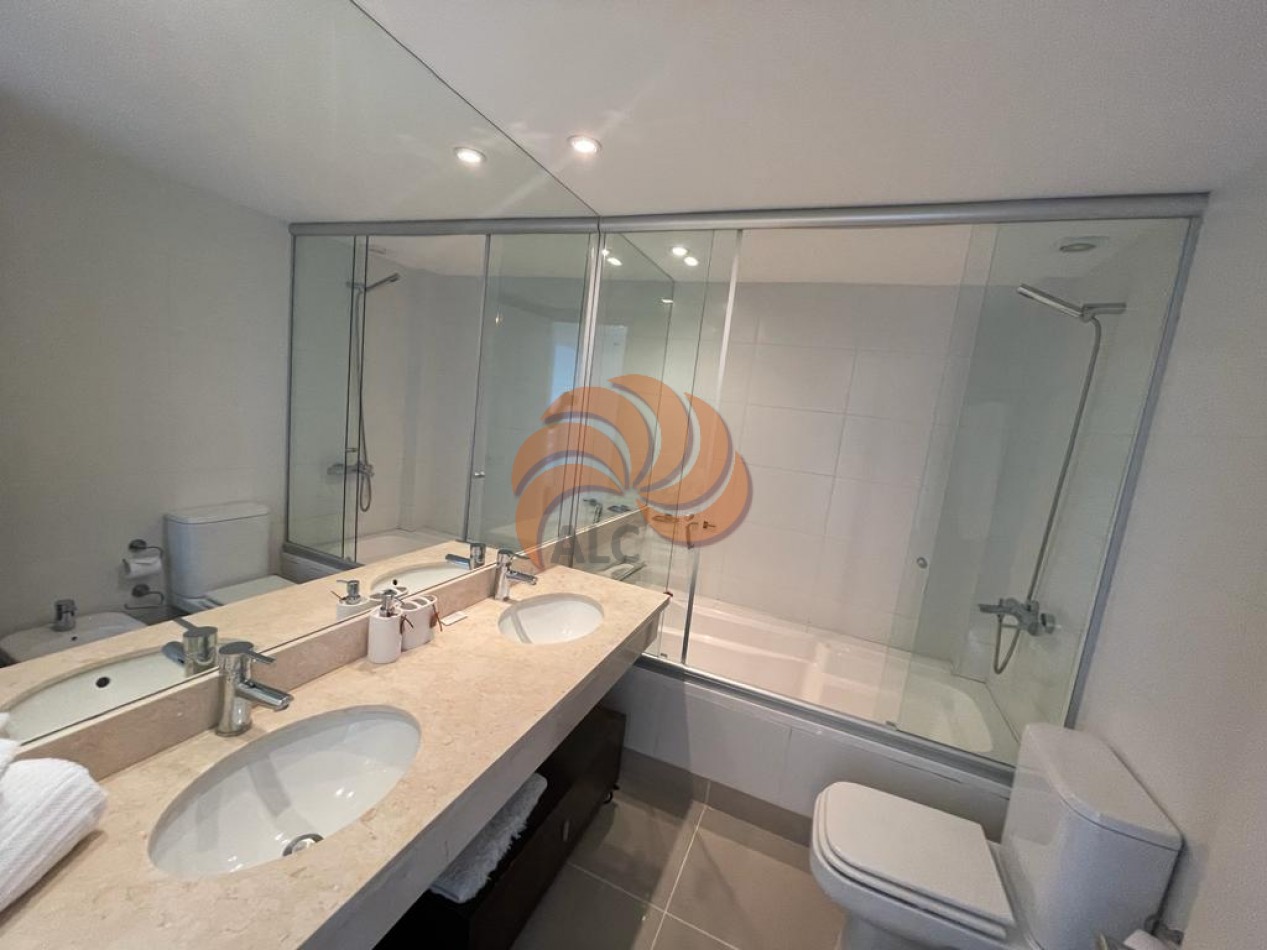 Venta y alquiler Penthouse en Quartier del Mar, Playa Brava. 