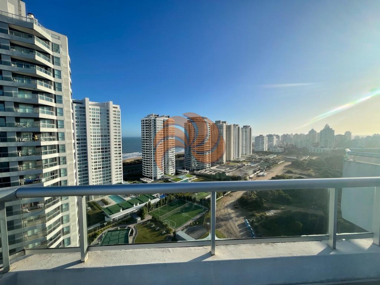 Venta y alquiler Penthouse en Quartier del Mar, Playa Brava. 